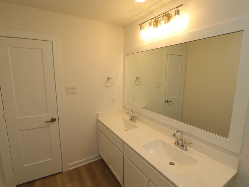 Furnished interior view inside a new home in Miller's Pond, Rosenberg (Image 8).