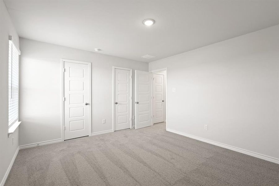 Spacious, unfurnished interior of a new home in Rocky Creek Crossing, Fort Worth (Image 14).