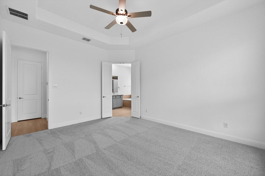 Spacious, unfurnished interior of a new home in The Ridge at Northlake, Northlake (Image 19). Spacious, unfurnished interior of a new home in The Ridge at Northlake, Northlake (Image 19).