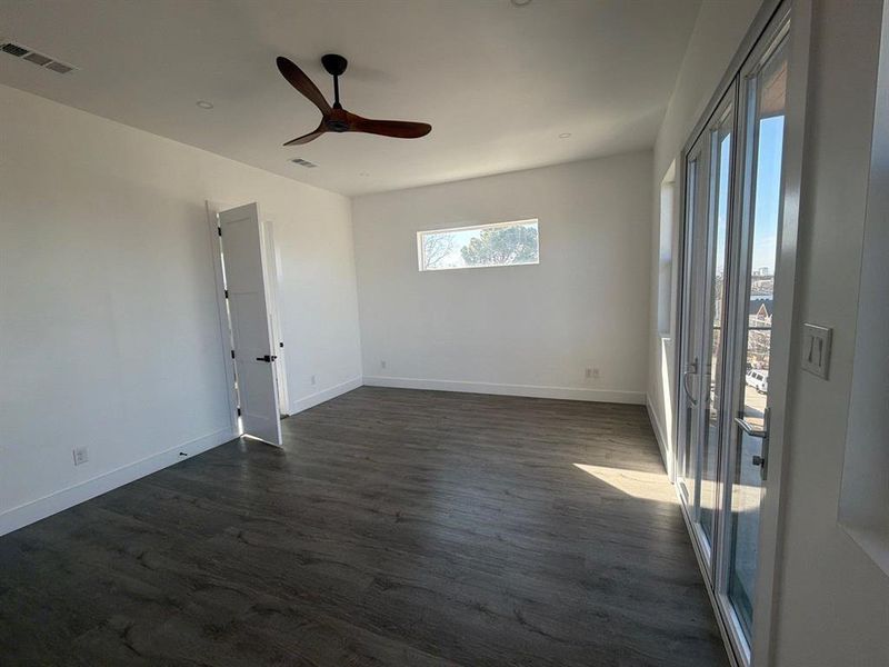 Spacious, unfurnished interior of a new home in , Dallas (Image 15).