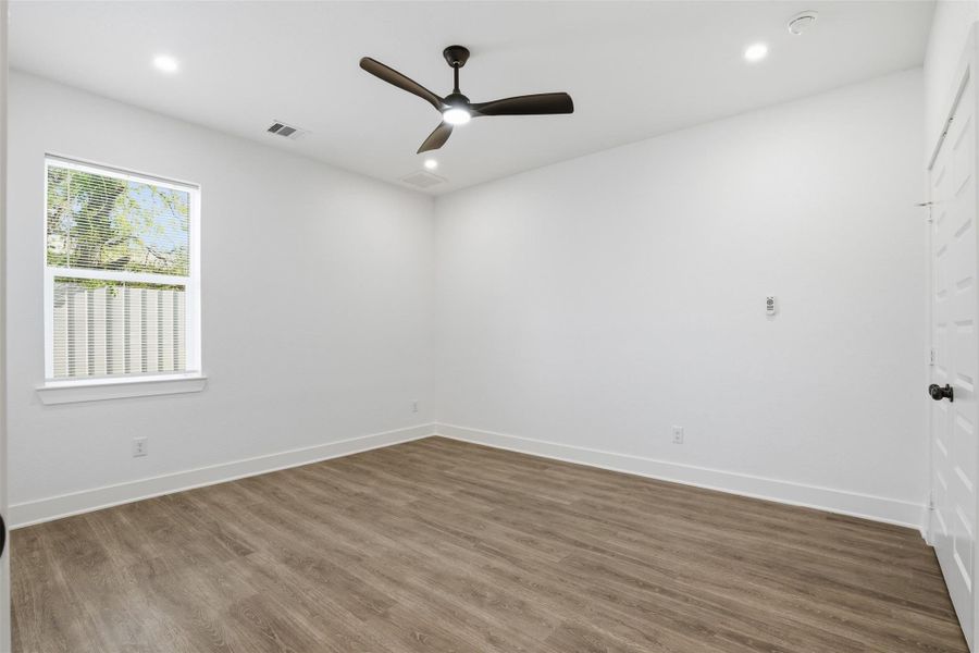 Spacious, unfurnished interior of a new home in , Houston (Image 23).