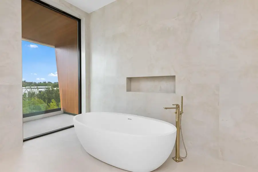 Master Bath HERS 5