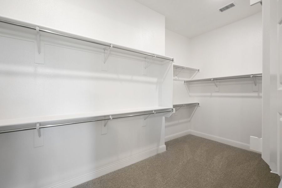 Spacious, unfurnished interior of a new home in Cambridge Crossing, Celina (Image 32).