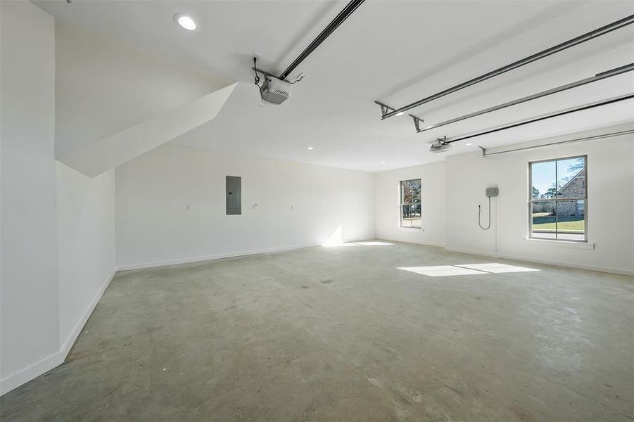 Spacious, unfurnished interior of a new home in , Bullard (Image 14).