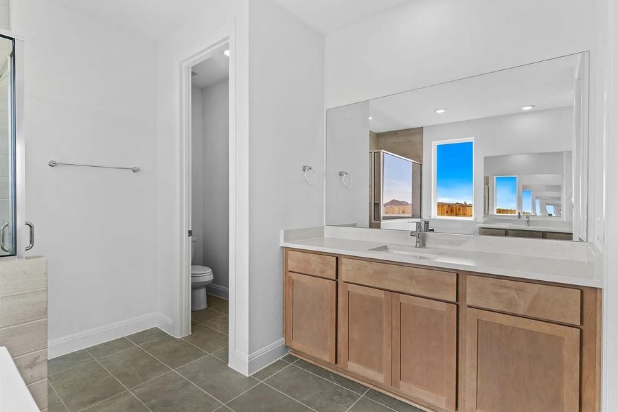 Furnished interior view inside a new home in The Colony - 50', Bastrop (Image 12).