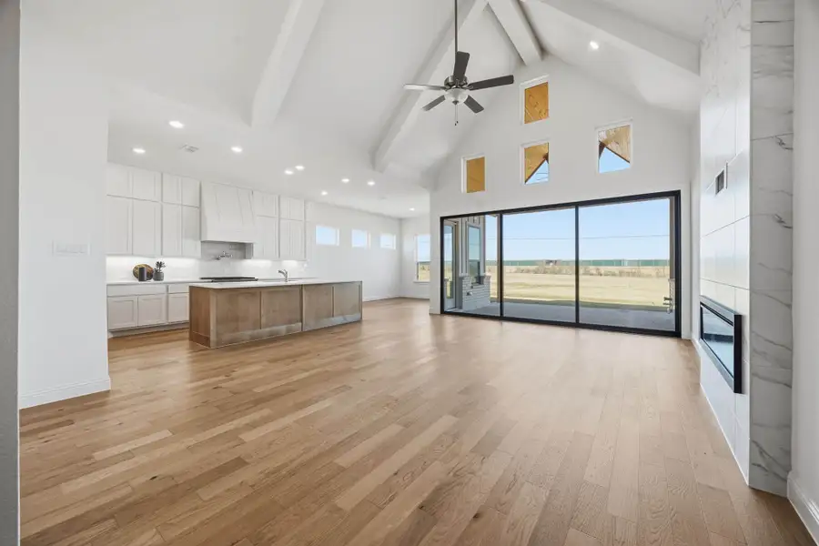 Spacious, unfurnished interior of a new home in Highland Crossing, Celina (Image 17).