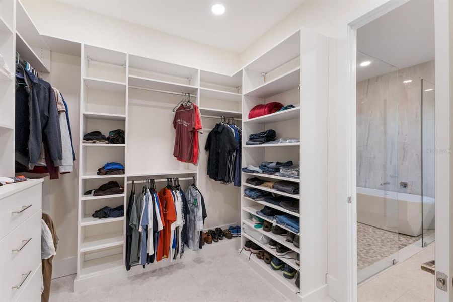 Furnished interior view inside a new home in , Longboat Key (Image 37).