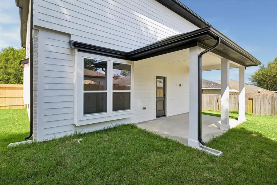 Exterior details and patio area of a home in , Montgomery (Image 3).