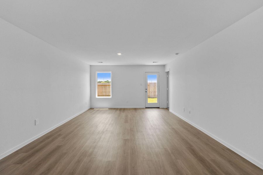 Spacious, unfurnished interior of a new home in Sunset Valley, Hockley (Image 11).