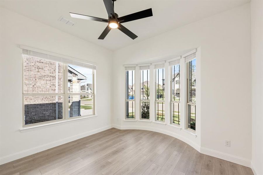 Spacious, unfurnished interior of a new home in Eagle Glen 50, Alvarado (Image 29). Spacious, unfurnished interior of a new home in Eagle Glen 50, Alvarado (Image 29).