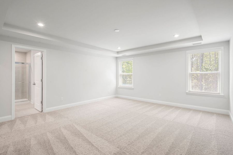 Spacious, unfurnished interior of a new home in Waterways, Richmond Hill (Image 30).