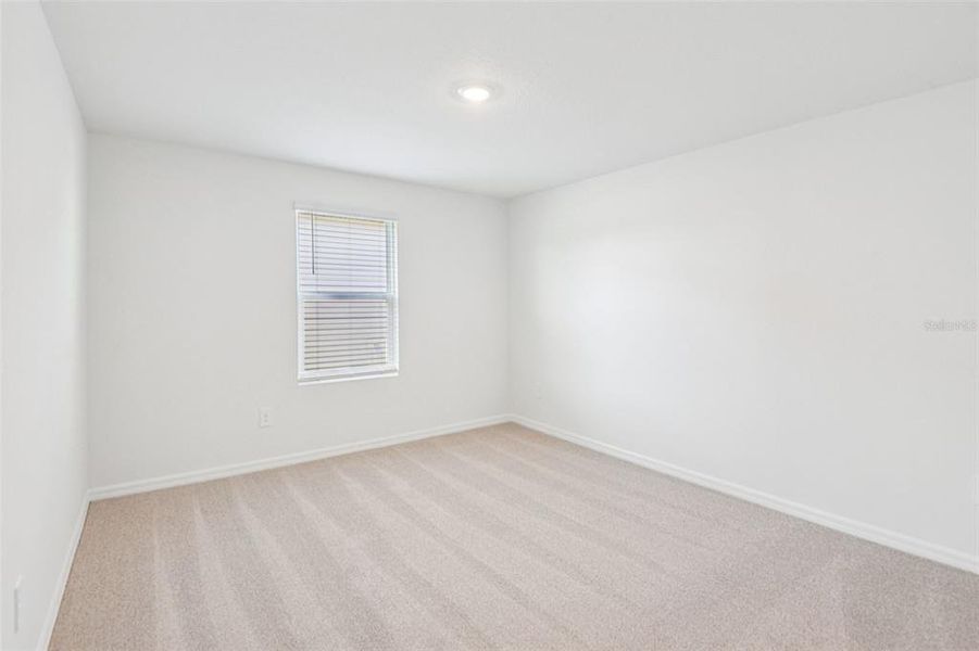 Spacious, unfurnished interior of a new home in Hilltop Vistas, Dade City (Image 35).