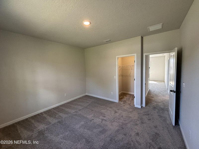 Spacious, unfurnished interior of a new home in Reserve East, Flagler Beach (Image 9).