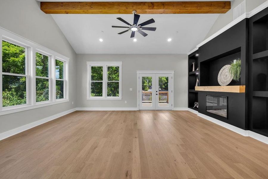 Spacious, unfurnished interior of a new home in , Marietta (Image 19).
