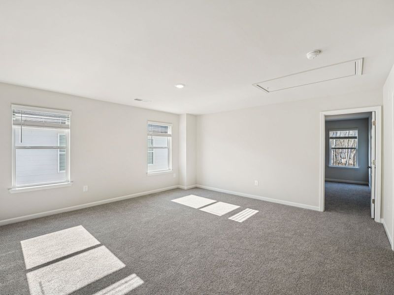 Spacious, unfurnished interior of a new home in Preserve at Mountain Creek, Pendergrass (Image 14).
