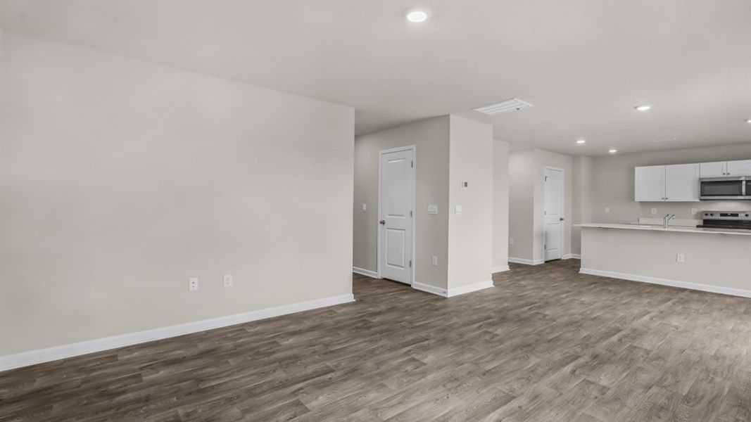 Spacious, unfurnished interior of a new home in Wilson's Ridge, Smithfield (Image 19).