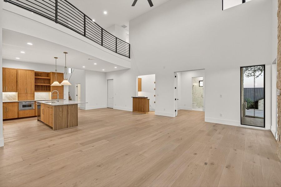 Spacious, unfurnished interior of a new home in , Horseshoe Bay (Image 30).