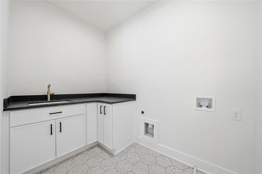 Spacious, unfurnished interior of a new home in , Monroe (Image 32).