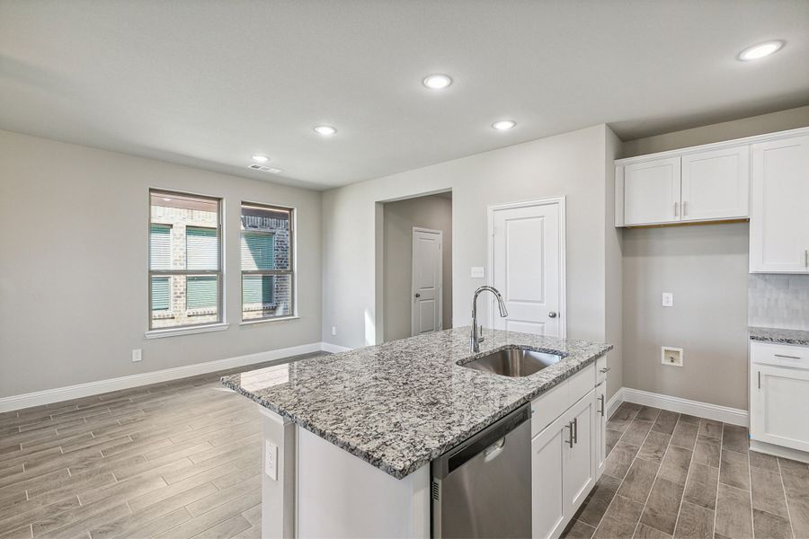 Image 4 representing the Andrew by Megatel Homes in Manors at Woodbridge, Wylie, TX. Image 4 representing the Andrew by Megatel Homes in Manors at Woodbridge, Wylie, TX.