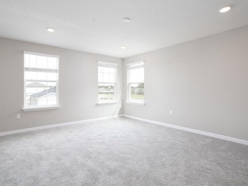 Upstairs, you will find a loft and 3 bedrooms, including this spacious owner`s suite. Upstairs, you will find a loft and 3 bedrooms, including this spacious owner`s suite.