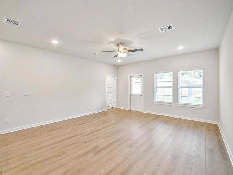 Spacious, unfurnished interior of a new home in Lakes at Black Oak, Magnolia (Image 17). Spacious, unfurnished interior of a new home in Lakes at Black Oak, Magnolia (Image 17).