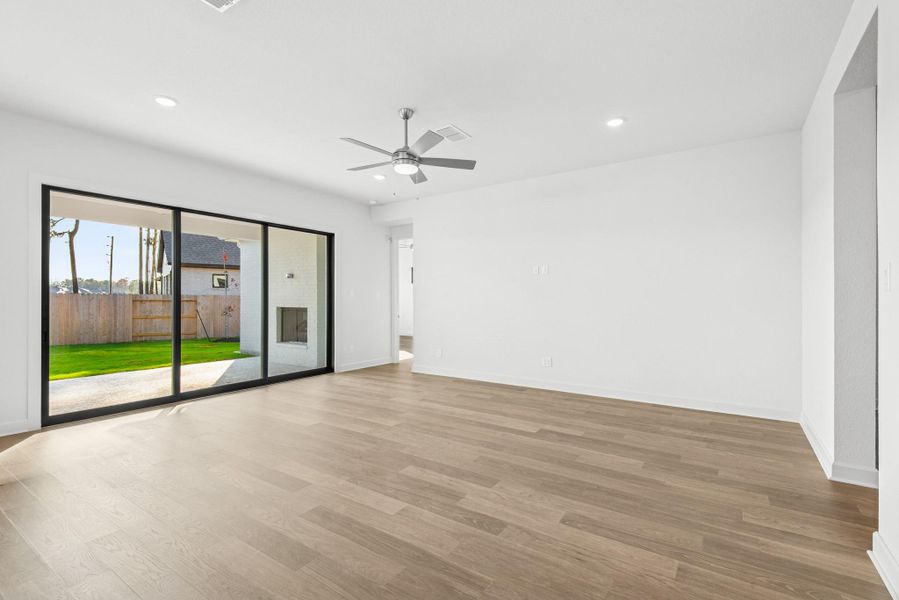 Spacious, unfurnished interior of a new home in ARTAVIA 65' Homesites, Conroe (Image 39). Spacious, unfurnished interior of a new home in ARTAVIA 65' Homesites, Conroe (Image 39).