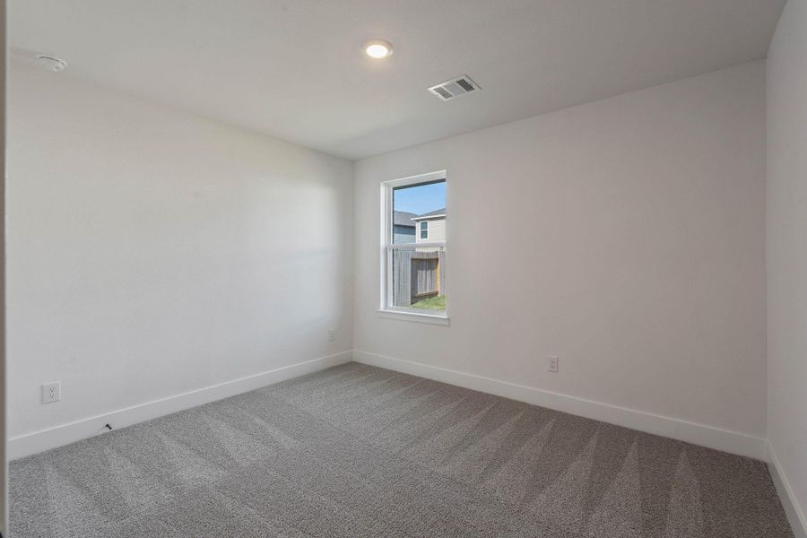 Spacious, unfurnished interior of a new home in Grand Oaks Reserve, Cleveland (Image 22).