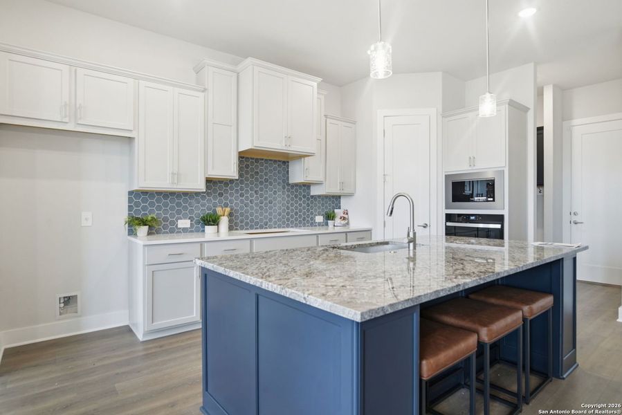Furnished interior view inside a new home in Haby Hill 60s, San Antonio (Image 9).