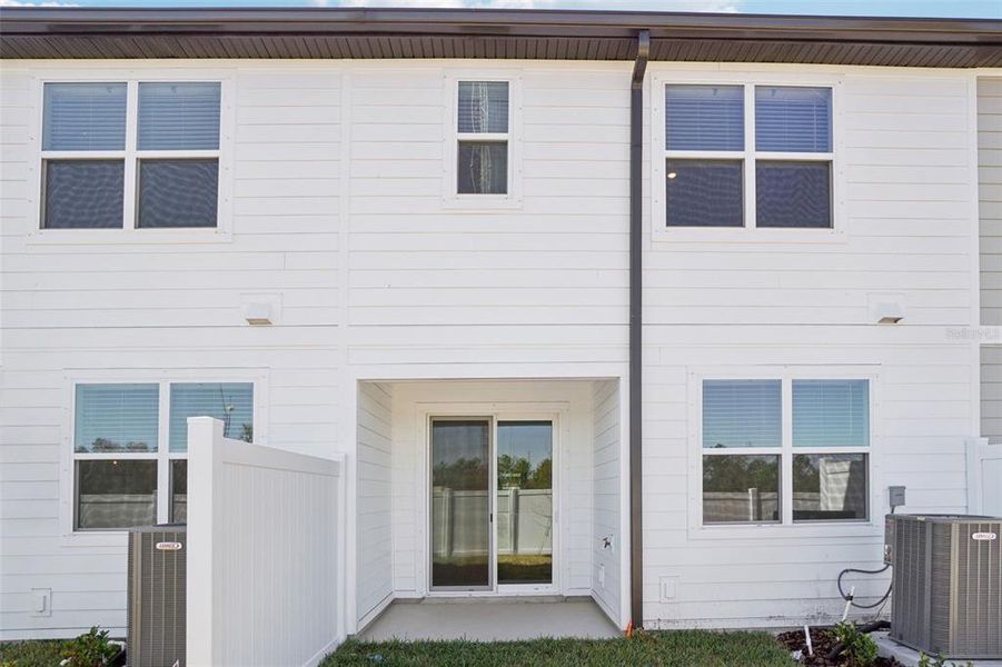 Exterior details and patio area of a home in Montague Chase, Tampa (Image 3).