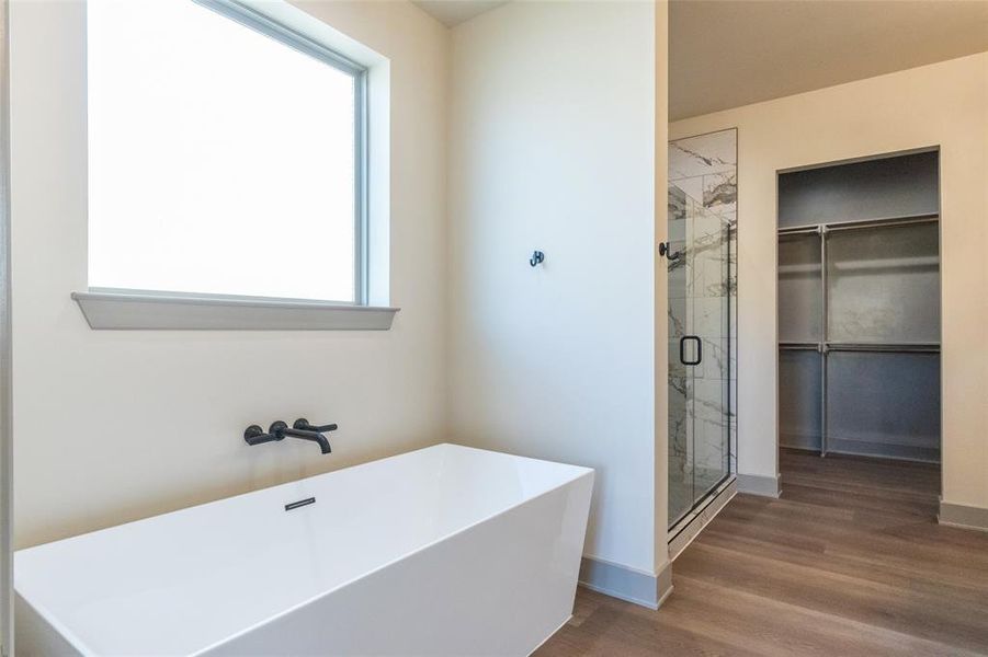 Furnished interior view inside a new home in , Abilene (Image 7).