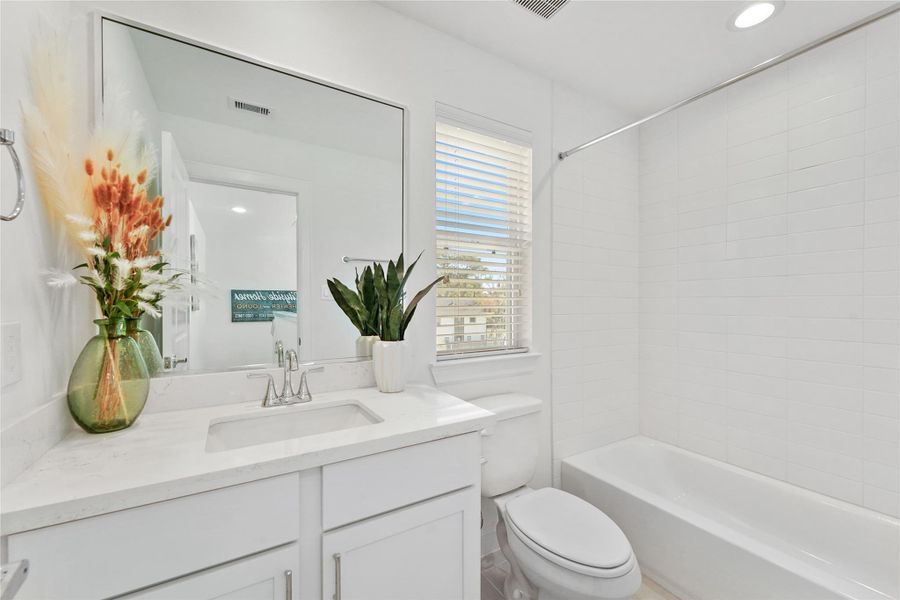 Furnished interior view inside a new home in Uptown District, Houston (Image 16).