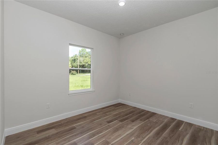 Spacious, unfurnished interior of a new home in , Dunnellon (Image 27).
