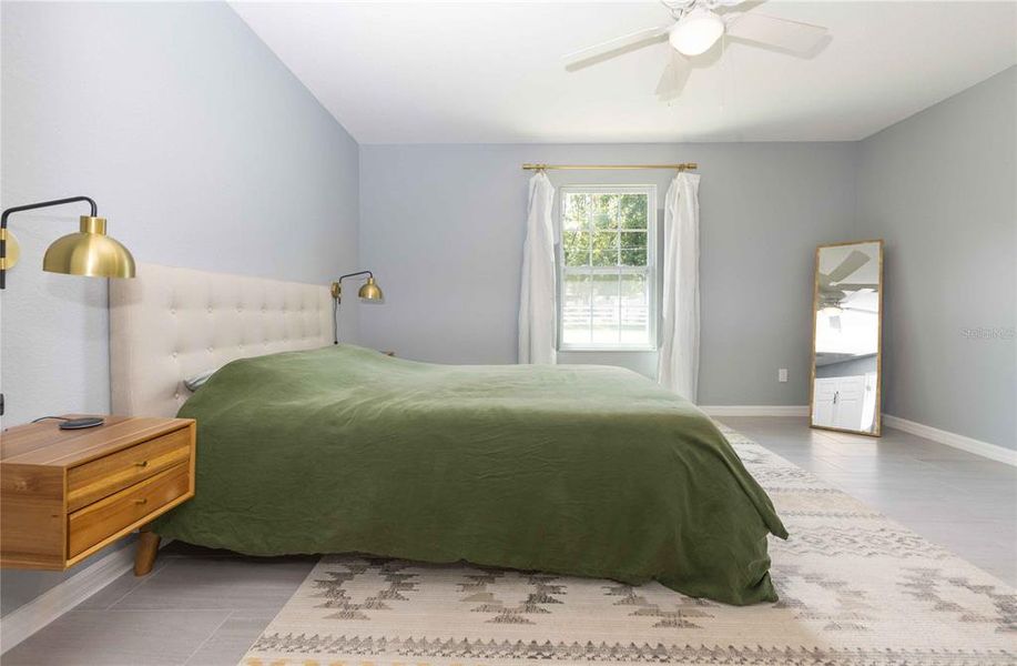 Furnished interior view inside a new home in , Belleview (Image 47).