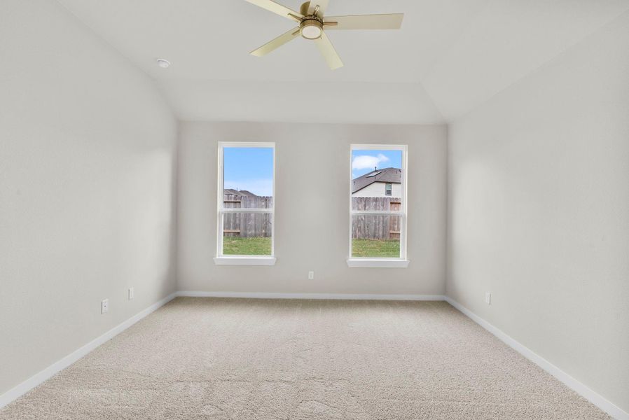 Spacious, unfurnished interior of a new home in Huntington Place, Rosharon (Image 23).