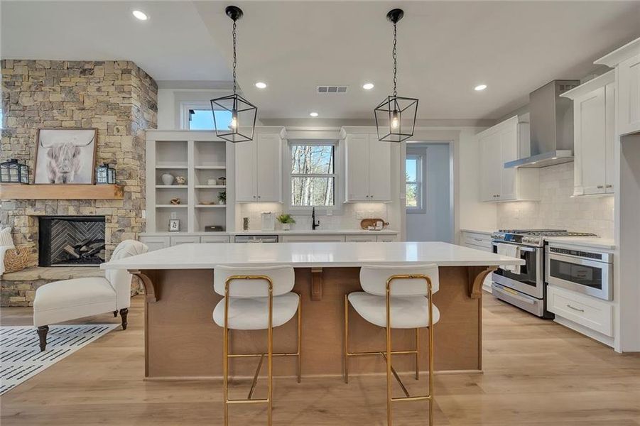 Furnished interior view inside a new home in , Jasper (Image 12).