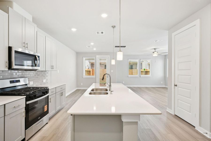 Photo is not of the actual home, but is an inspirational photo of builder’s model home and may depict options, furnishings, and/or decorator features that are not included Photo is not of the actual home, but is an inspirational photo of builder’s model home and may depict options, furnishings, and/or decorator features that are not included