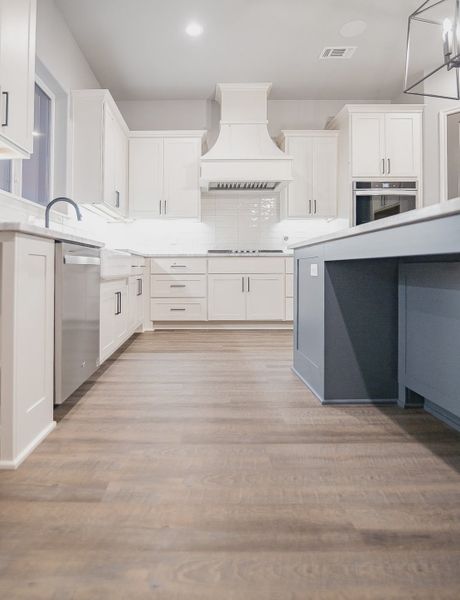 Representative unfurnished interior of a home built from the Dominion by Steve Klein Custom Builder in The Ranches at TerraVista, Victoria (Image 11).