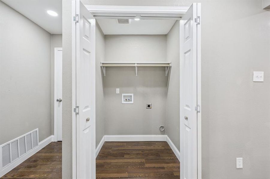 Image 27 of a home in . Image 27 of a home in .