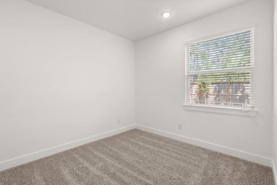 Spacious, unfurnished interior of a new home in Sienna, Missouri City (Image 20).
