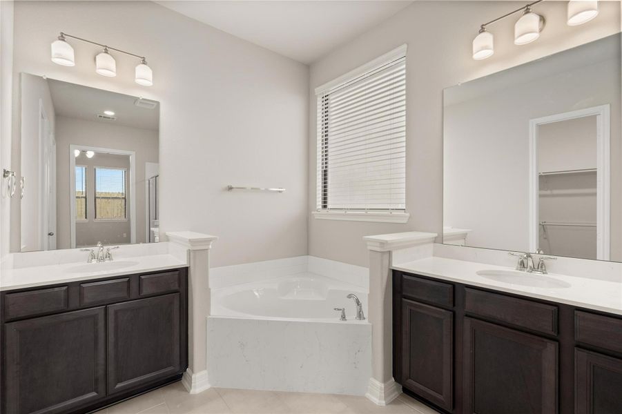 Note: Sample product photo. Actual exterior and interior selections may vary by homesite. Photo may be virtually staged