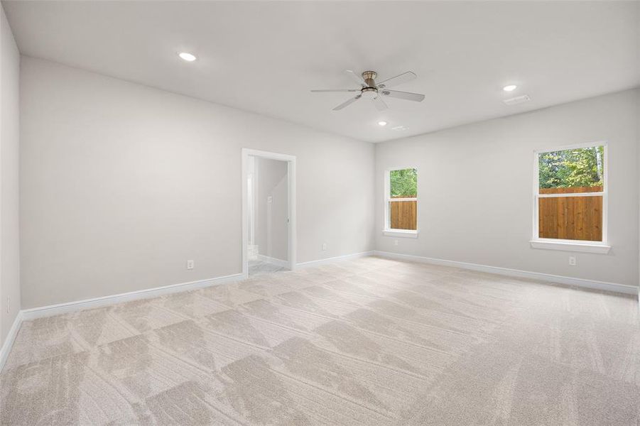 Spacious, unfurnished interior of a new home in , Fort Worth (Image 28).