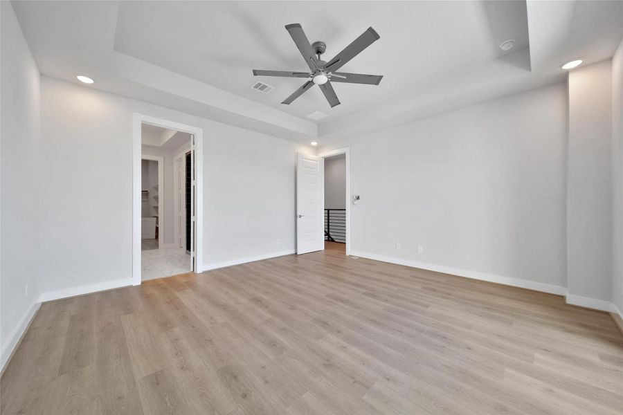 Spacious, unfurnished interior of a new home in Lago Pointe, Seabrook (Image 30). Spacious, unfurnished interior of a new home in Lago Pointe, Seabrook (Image 30).