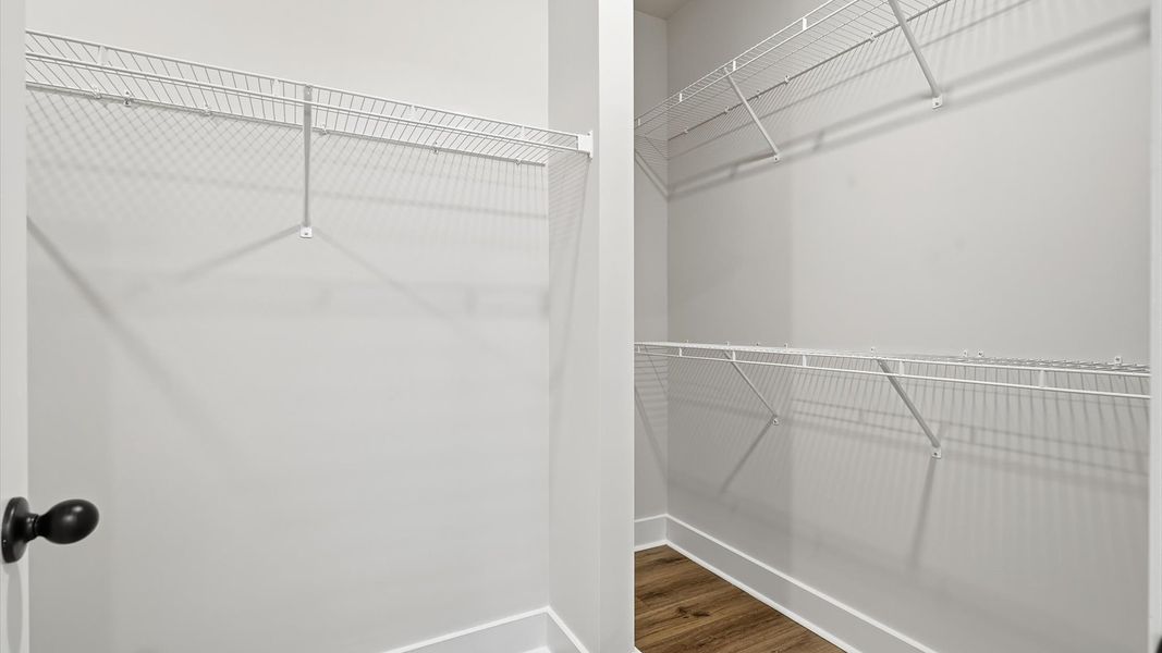 Walk-in Closet Walk-in Closet