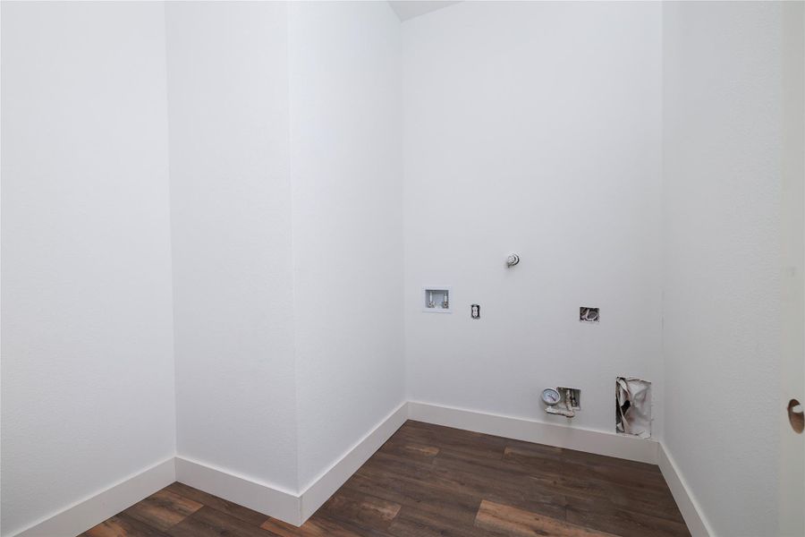 Spacious, unfurnished interior of a new home in , Huntsville (Image 18).