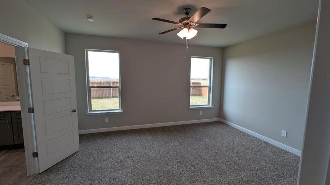 Spacious, unfurnished interior of a new home in Bella Vista, Granbury (Image 15).