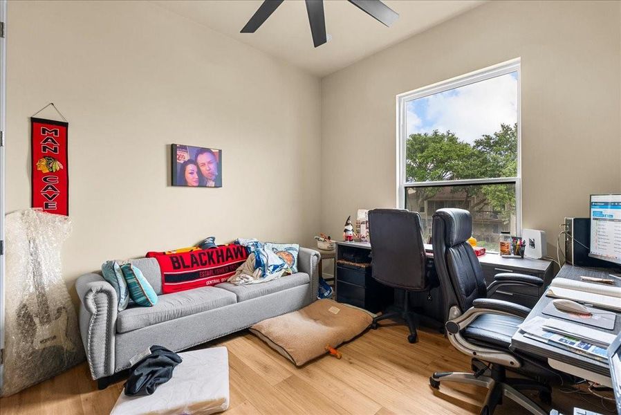 Furnished interior view inside a new home in , Kemah (Image 23).