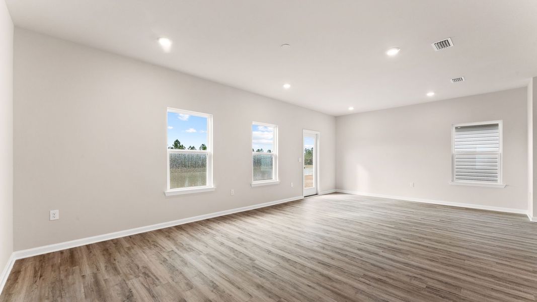 Spacious, unfurnished interior of a new home in Liberty, Panama City (Image 16).
