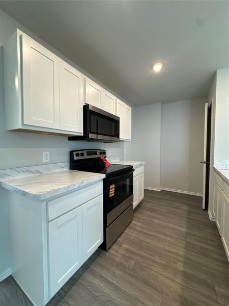 Furnished interior view inside a new home in Santa Fe, Cleveland (Image 7).