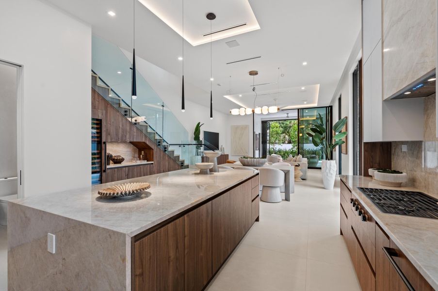 mls_KITCHEN_LOOKING_IN_DT