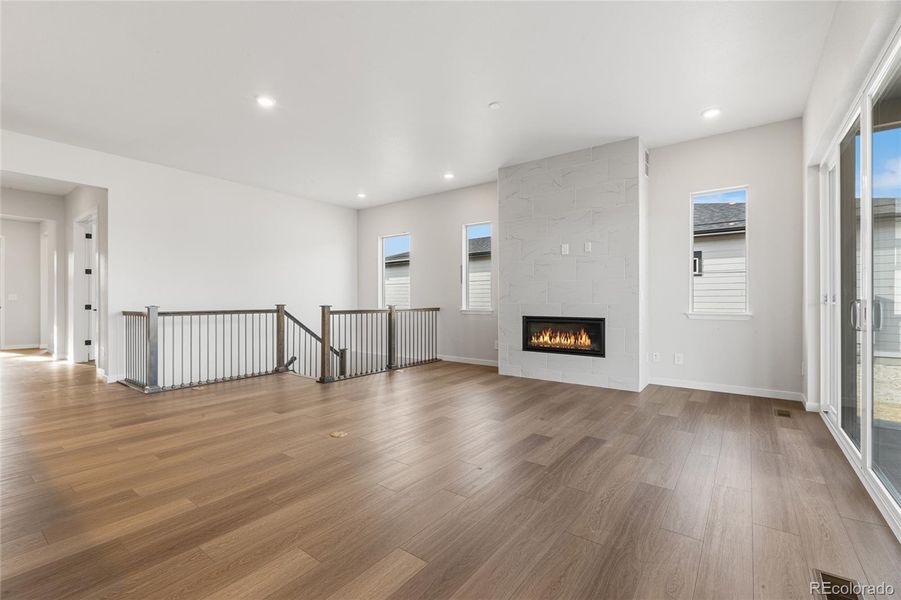 Spacious, unfurnished interior of a new home in Hilltop at Inspiration, Aurora (Image 18).